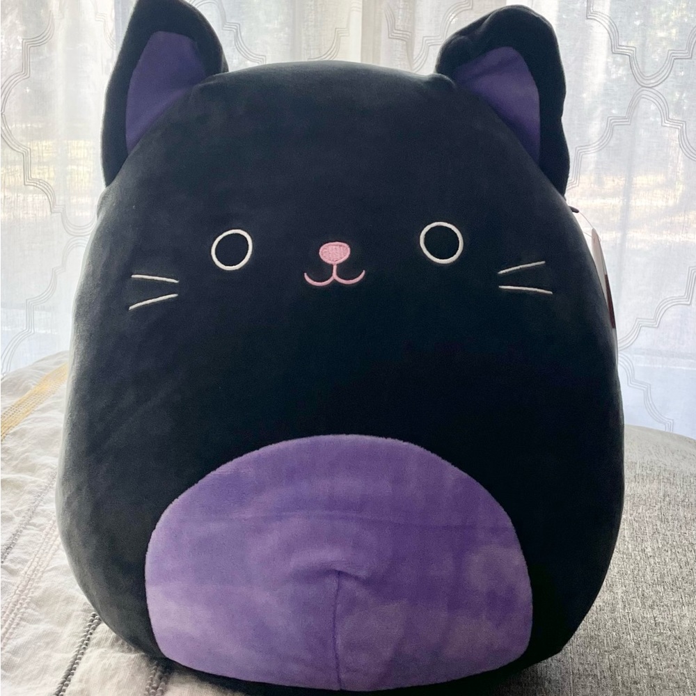 Squishmallow- Autumn the Halloween cat